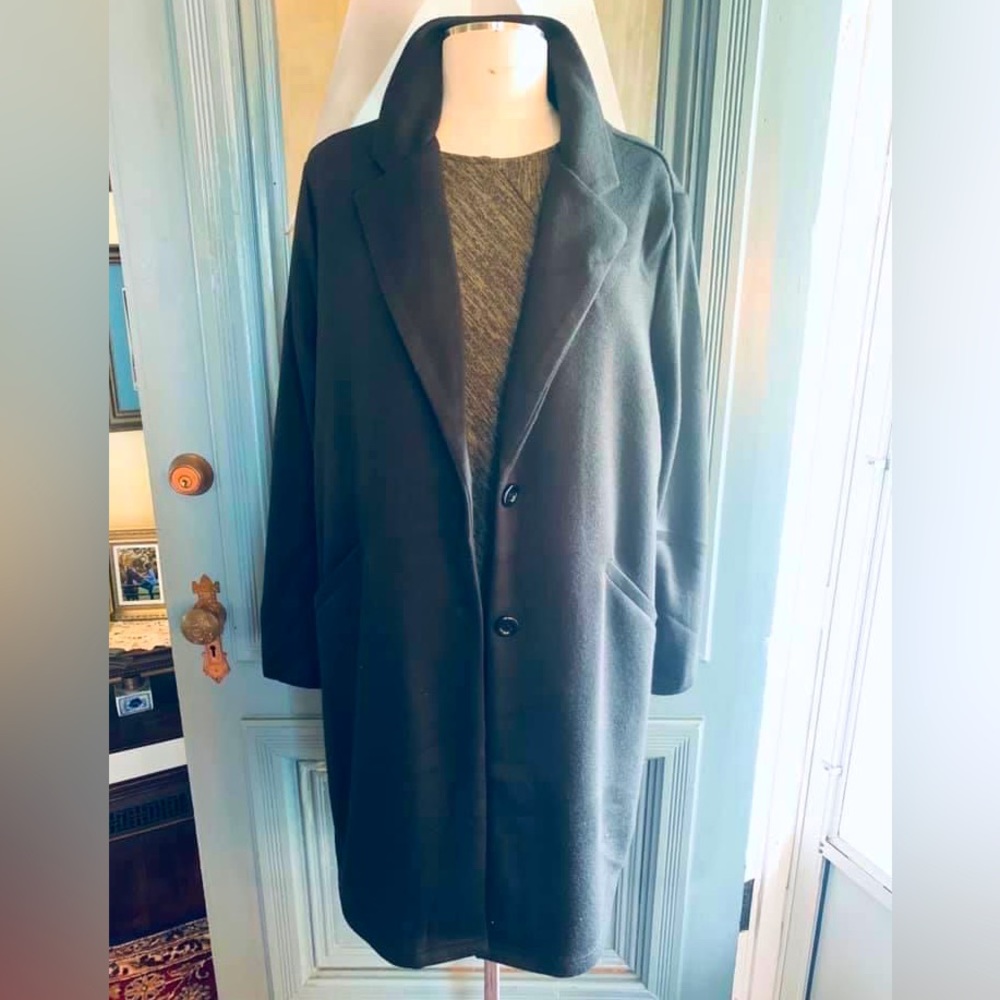 URBAN REPUBLIC Black  2 button coat. Perfect for work.